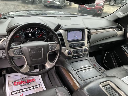 Used 2019 GMC Yukon Denali w/ Denali Ultimate Black Edition AWD/4WD image 14