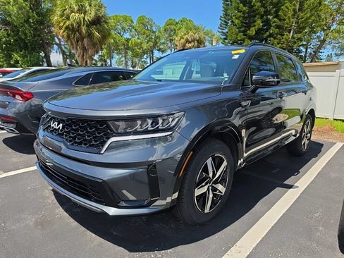 Certified 2023 Kia Sorento S FWD image 6