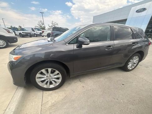 Used 2015 Toyota Venza LE FWD image 5