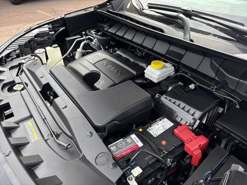 Used 2022 Nissan Pathfinder S image 16