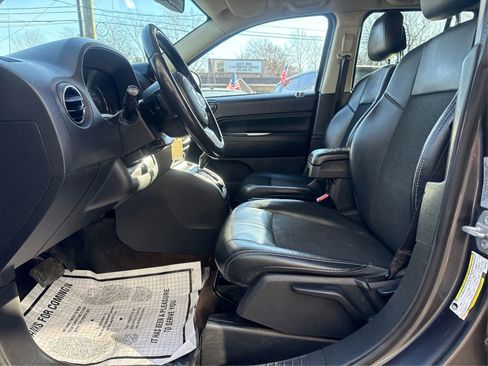 Used 2017 Jeep Compass Latitude image 18