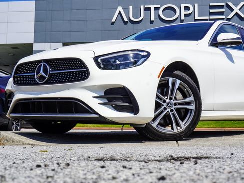 Used 2022 Mercedes-Benz E 350 4MATIC Sedan image 2