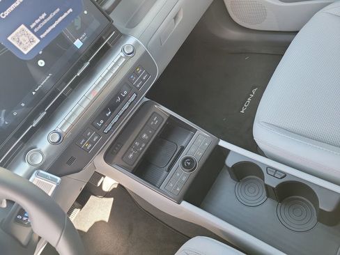 New 2025 Hyundai Kona Limited image 32