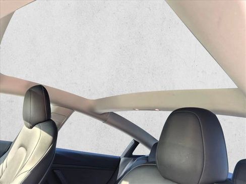 Used 2022 Tesla Model 3 RWD image 16