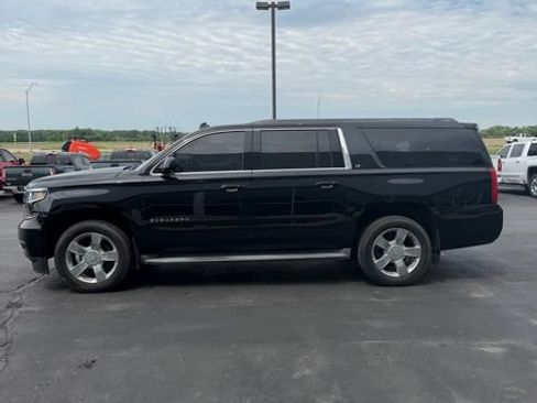 Used 2015 Chevrolet Suburban LT w/ Luxury Package AWD/4WD image 5