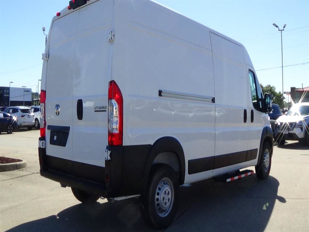 Used 2025 RAM ProMaster 2500 w/ Convenience Group FWD image 6