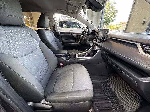 Used 2020 Toyota RAV4 XLE AWD/4WD image 45