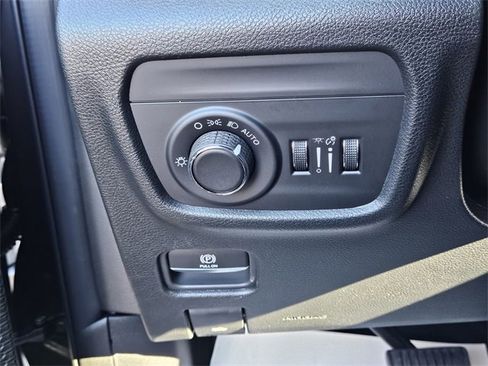 New 2025 Jeep Grand Cherokee L Laredo image 28