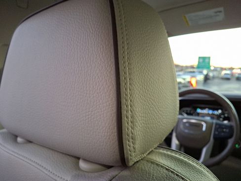 Certified 2021 GMC Yukon XL Denali image 13