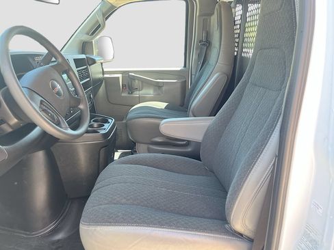 Used 2025 GMC Savana 2500 w/ Driver Convenience Package RWD image 19