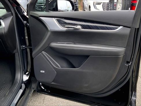 Used 2023 Cadillac XT6 Premium Luxury w/ Technology Package image 21