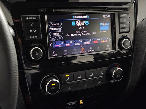 Used 2022 Nissan Rogue Sport S FWD image 13
