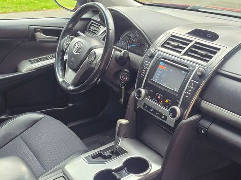 Used 2013 Toyota Camry SE image 18