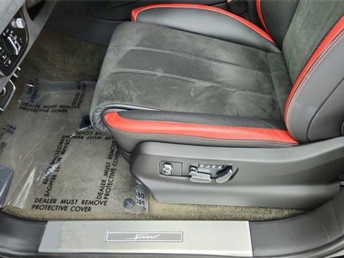 Used 2022 Bentley Bentayga Speed image 32