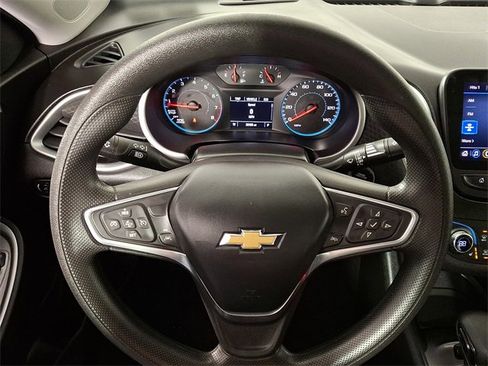 Used 2023 Chevrolet Malibu LT image 18