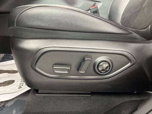 Used 2024 Jeep Grand Cherokee L Laredo image 36