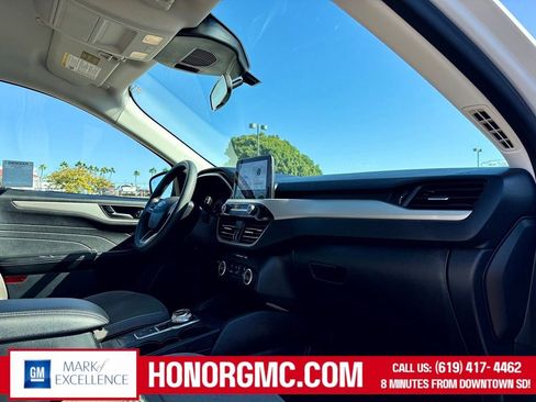 Used 2022 Ford Escape SE FWD image 19