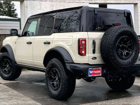 New 2025 Ford Bronco Badlands w/ Sasquatch Package image 3