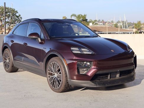 New 2025 Porsche Macan 4 Electric image 7