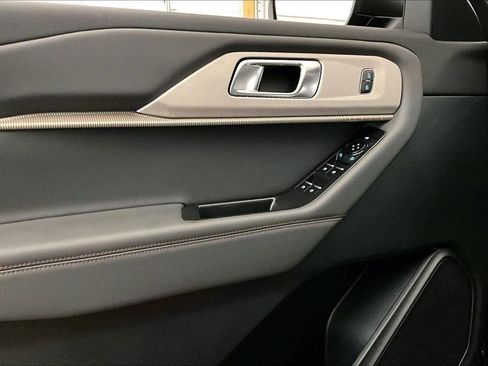 New 2026 Ford Explorer Active image 22