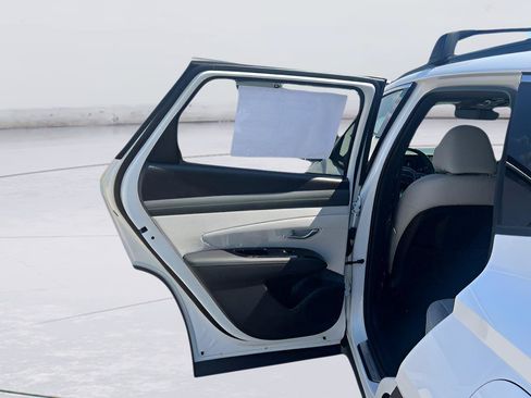 New 2026 Hyundai Tucson Limited FWD image 16