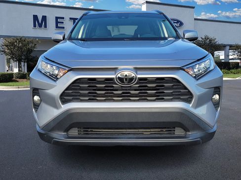 Used 2021 Toyota RAV4 XLE Premium image 2
