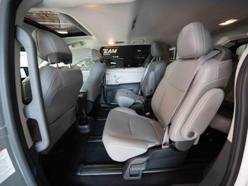 Used 2023 Toyota Sienna XLE w/ XLE Plus Package AWD/4WD image 23