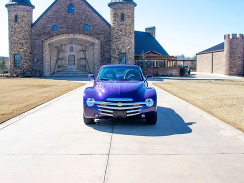 Used 2004 Chevrolet SSR w/ Preferred Equipment Group image 3