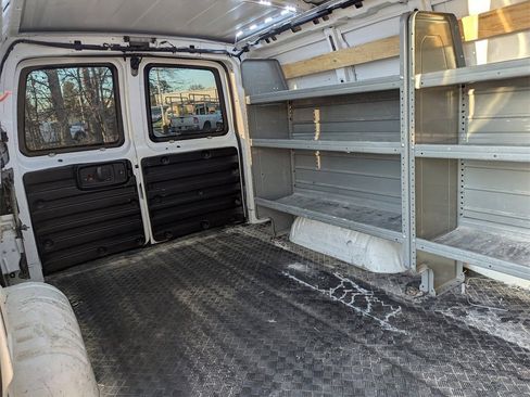 Used 2021 GMC Savana 2500 w/ Driver Convenience Package image 17