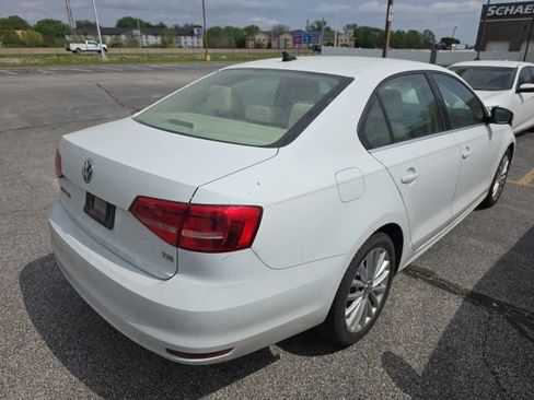 Used 2015 Volkswagen Jetta SE image 4