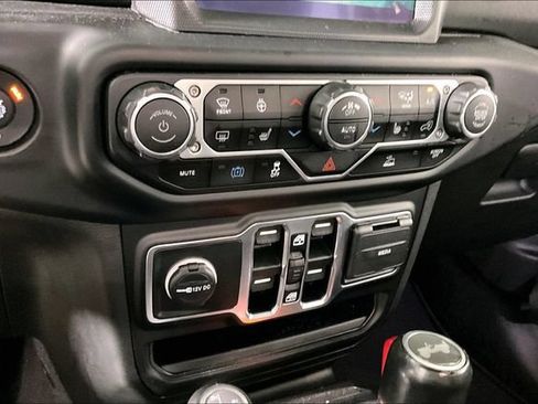 Used 2023 Jeep Wrangler Unlimited Sahara w/ Cold Weather Group AWD/4WD image 14