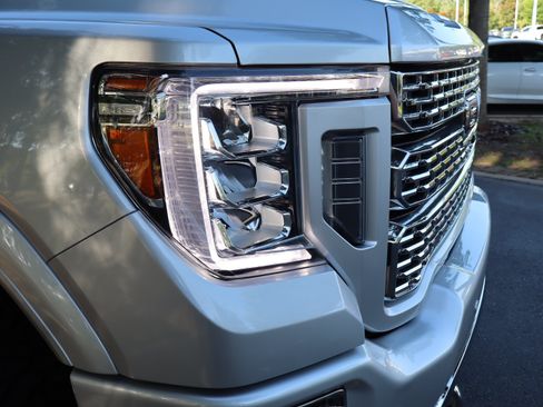 Used 2021 GMC Sierra 3500 Denali w/ Denali Ultimate Package AWD/4WD image 11