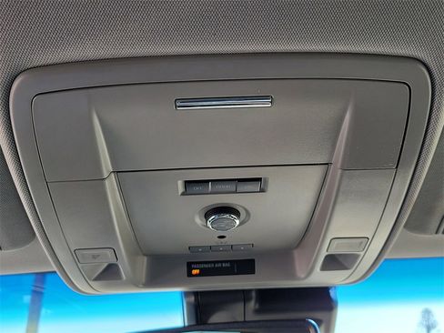 Used 2017 GMC Yukon Denali image 32