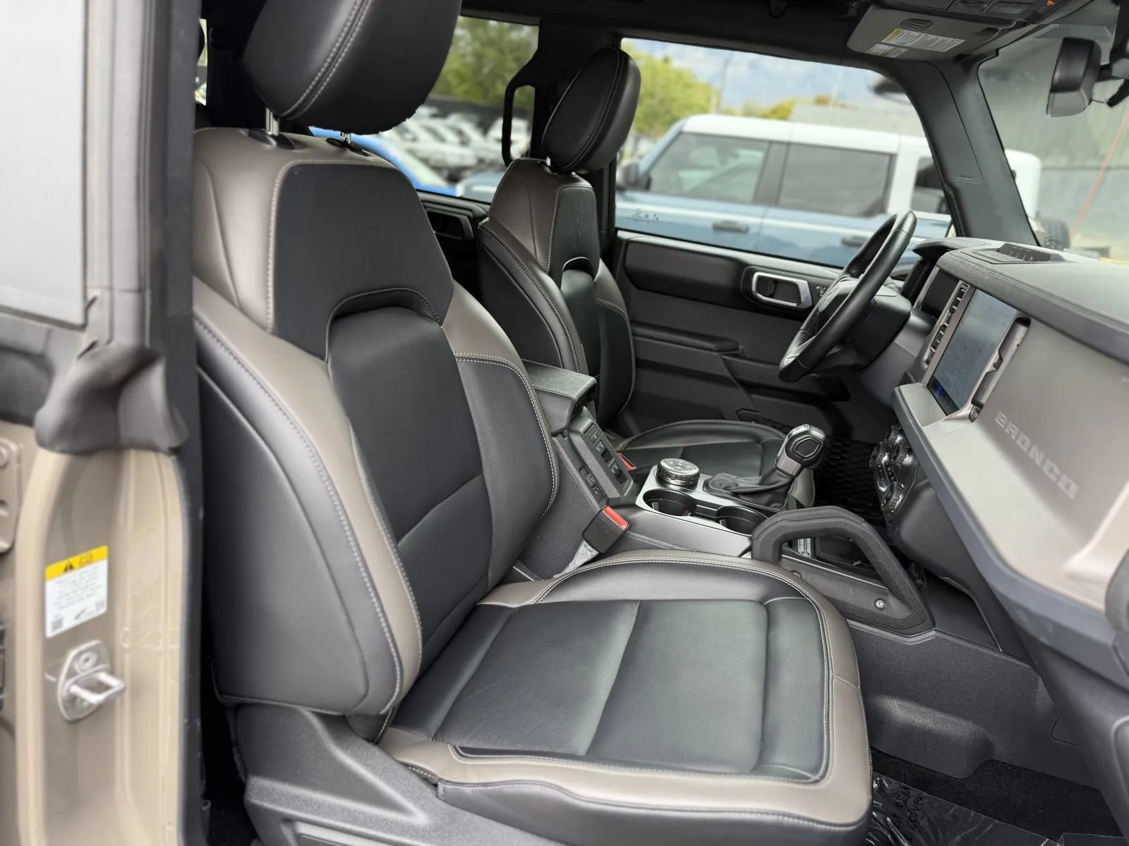 Used 2025 Ford Bronco Outer Banks w/ Sasquatch Package AWD/4WD image 21