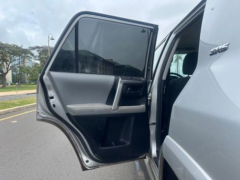 Used 2013 Toyota 4Runner SR5 image 17