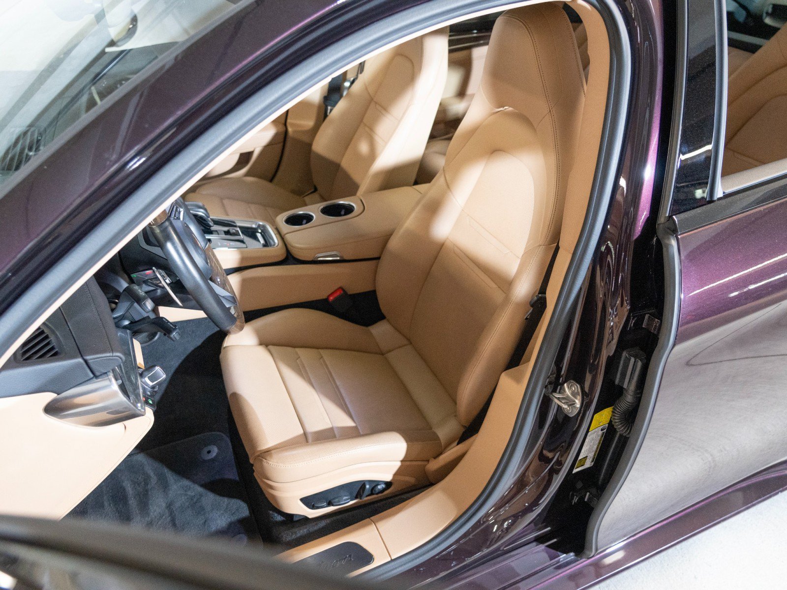 Certified 2023 Porsche Panamera Platinum Edition RWD image 5