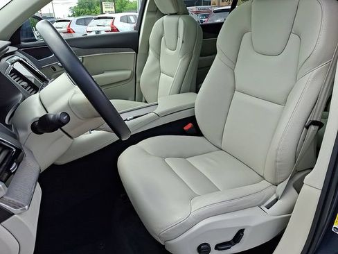 Certified 2025 Volvo XC90 B6 Plus w/ Protection Package Premier AWD/4WD image 15