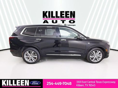 Used 2023 Cadillac XT6 Premium Luxury image 9