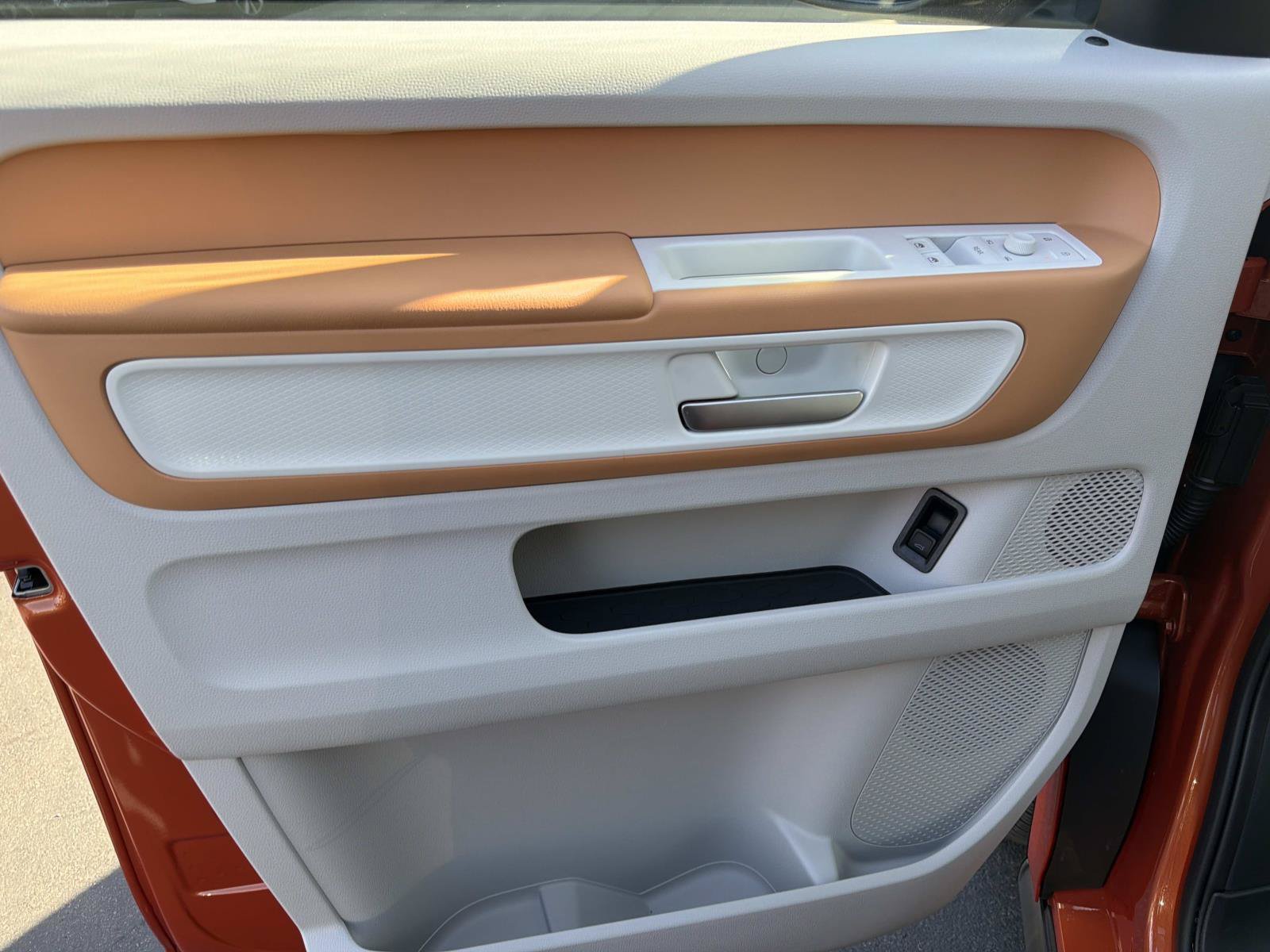 Certified 2025 Volkswagen ID. Buzz Pro S Plus RWD image 12