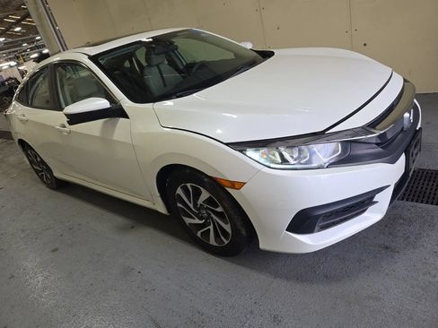 Used 2017 Honda Civic EX image 3