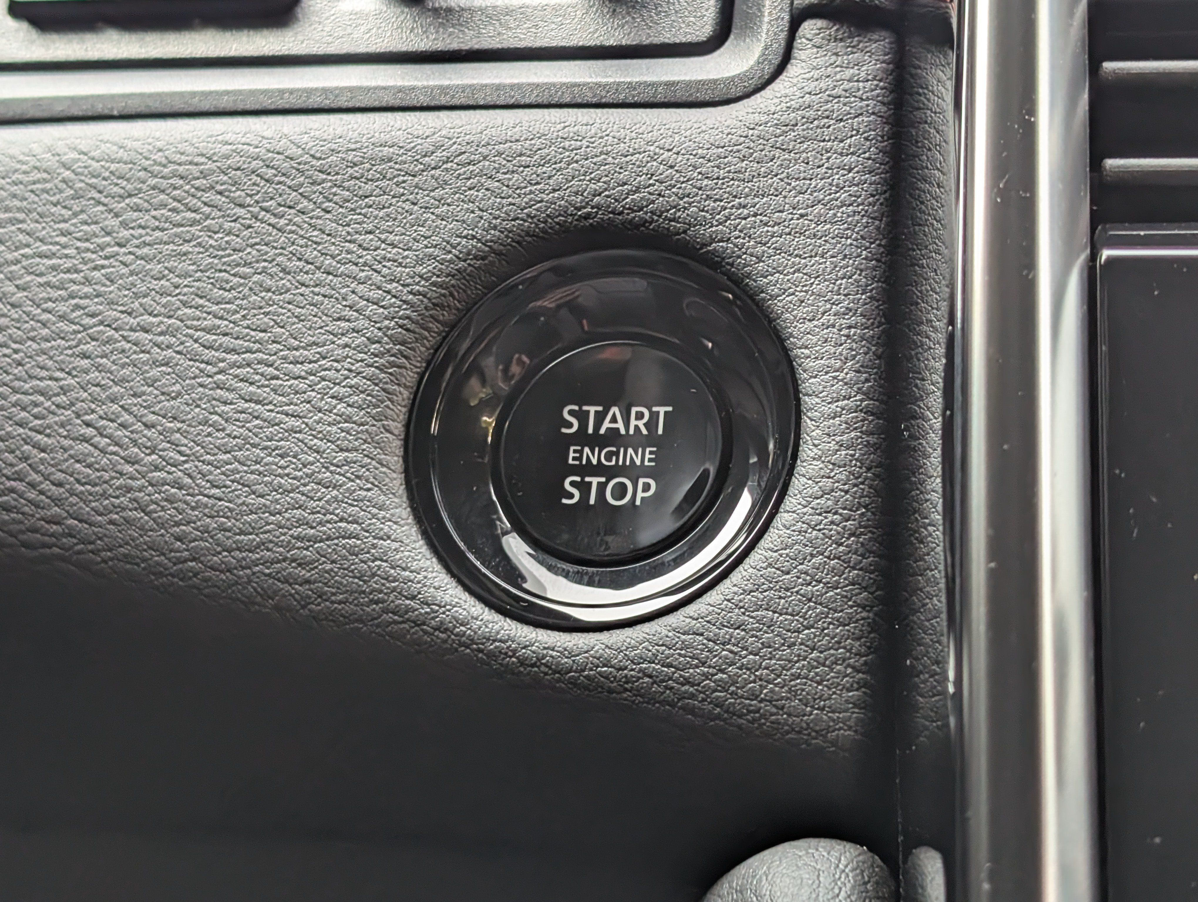 Used 2026 Nissan Armada PRO-4X w/ Captain's Chari Seat Package AWD/4WD image 36