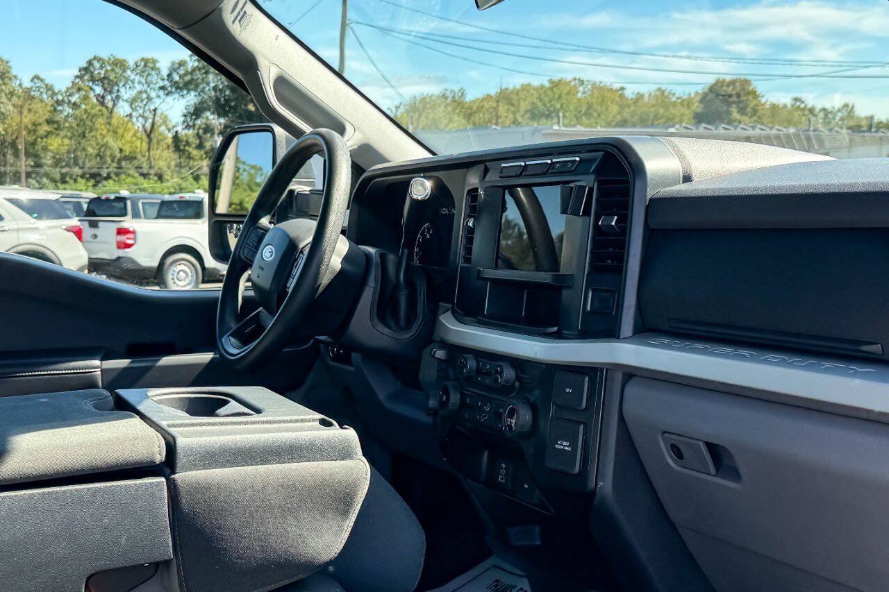 Used 2024 Ford F250 XLT w/ FX4 Off-Road Package AWD/4WD image 13
