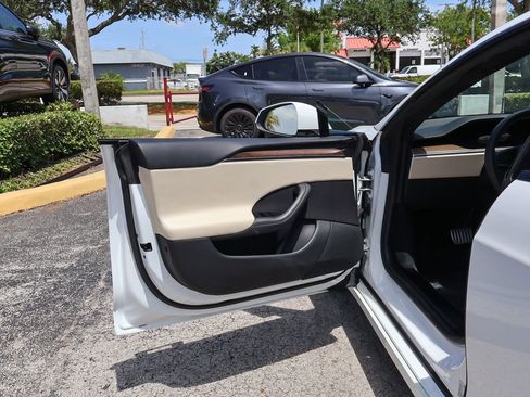 Used 2023 Tesla Model S Standard Range AWD/4WD image 25