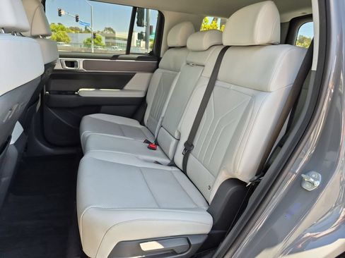 Used 2025 Hyundai Santa Fe SEL FWD image 28