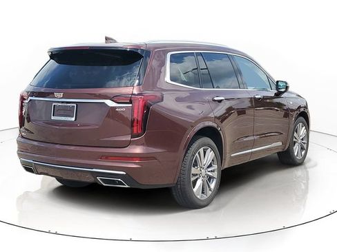 Certified 2022 Cadillac XT6 Premium Luxury AWD/4WD image 3