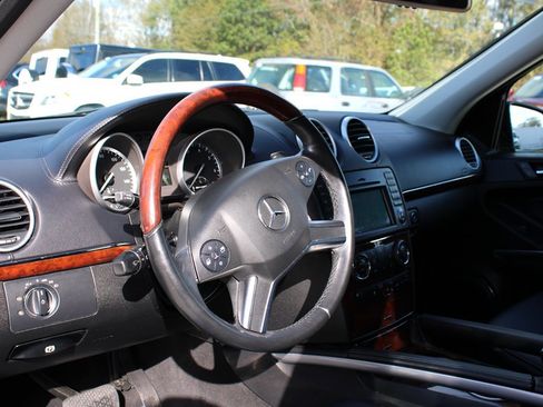 Used 2012 Mercedes-Benz GL 450 4MATIC image 16