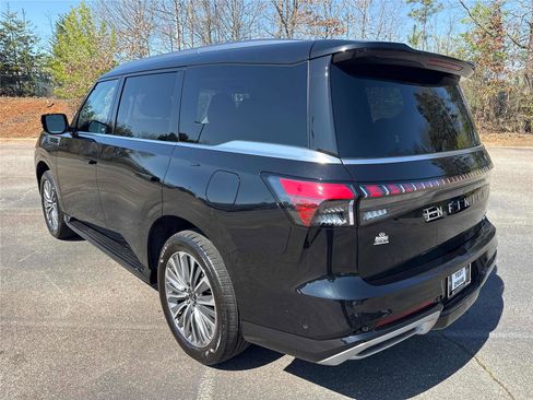 Certified 2025 INFINITI QX80 Sensory image 8