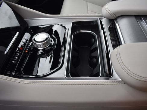 New 2026 Jeep Grand Wagoneer 2WD image 22