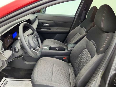 Used 2025 Nissan Kicks SV FWD image 17