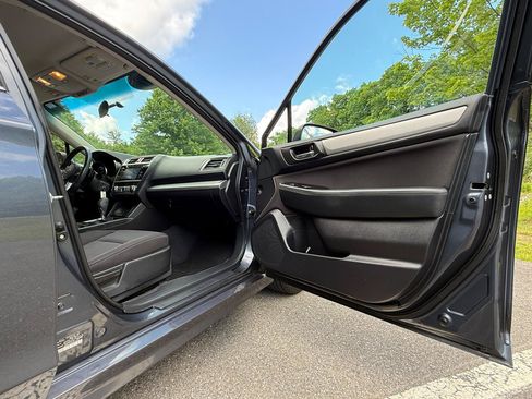 Used 2017 Subaru Legacy 2.5i Premium AWD/4WD image 24